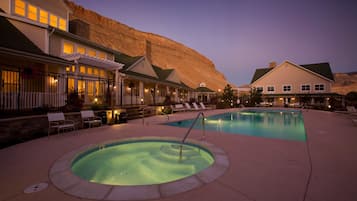Seasonal outdoor pool, pool umbrellas