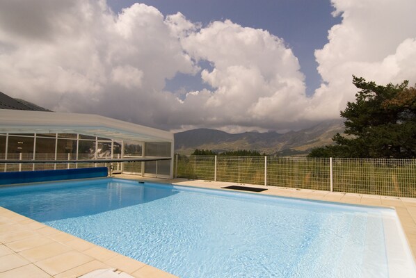 Indoor pool, outdoor pool