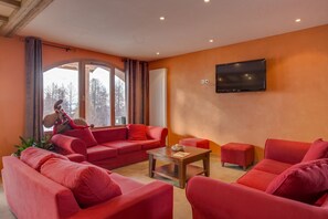 Coin salon dans le hall