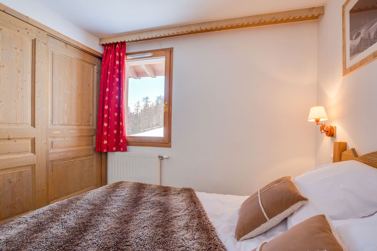 Apartamento, 1 quarto | Cortinas blackout, berços grátis, Wi-Fi de cortesia, roupa de cama