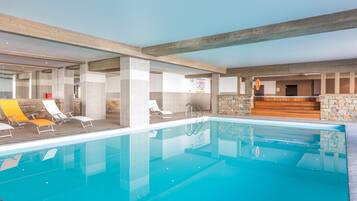 Indoor pool, pool loungers
