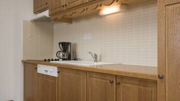 3 room 10 People | Private kitchenette | Fridge, microwave, stovetop, dishwasher