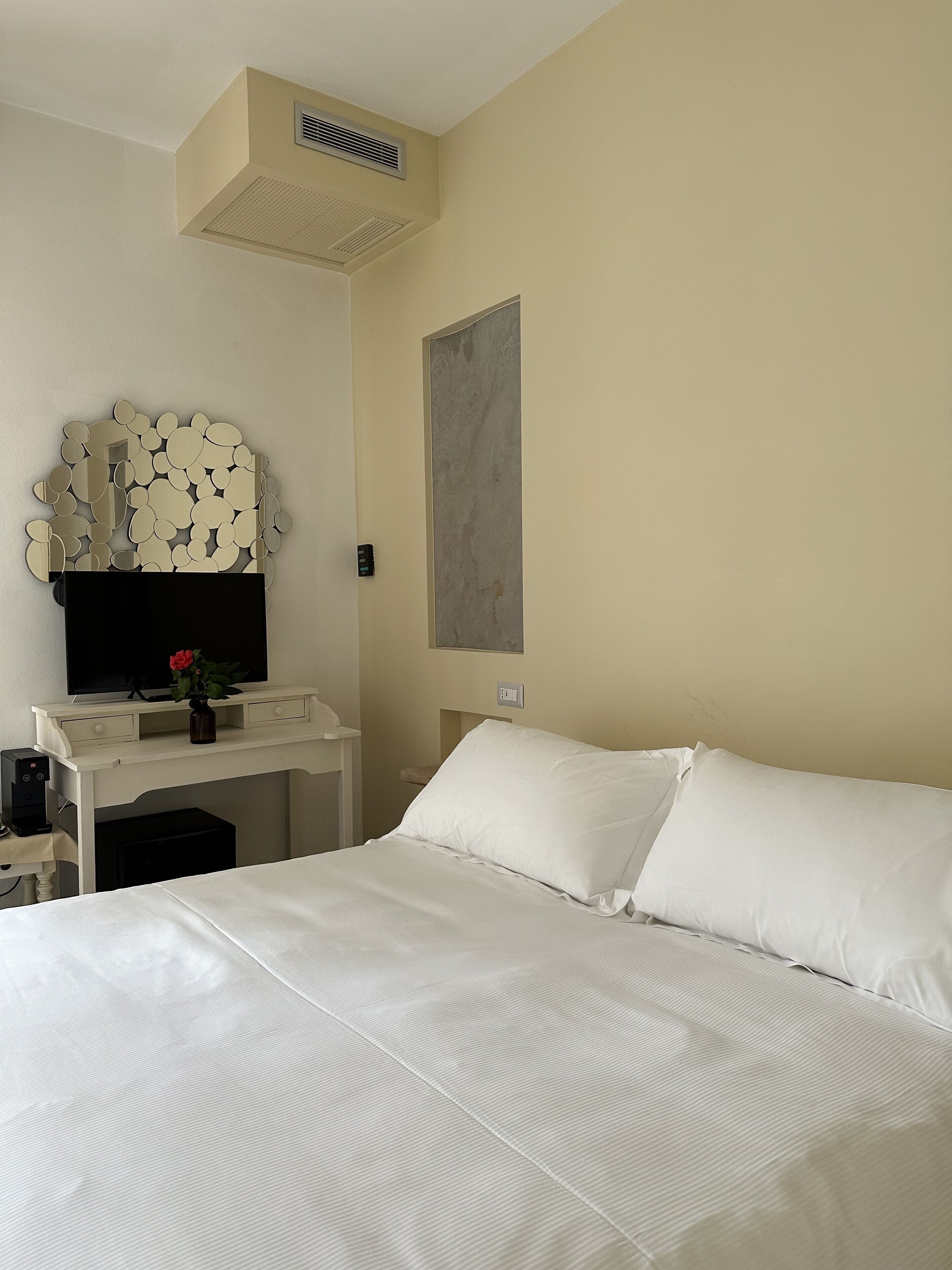 superior double room | minibar, free wifi