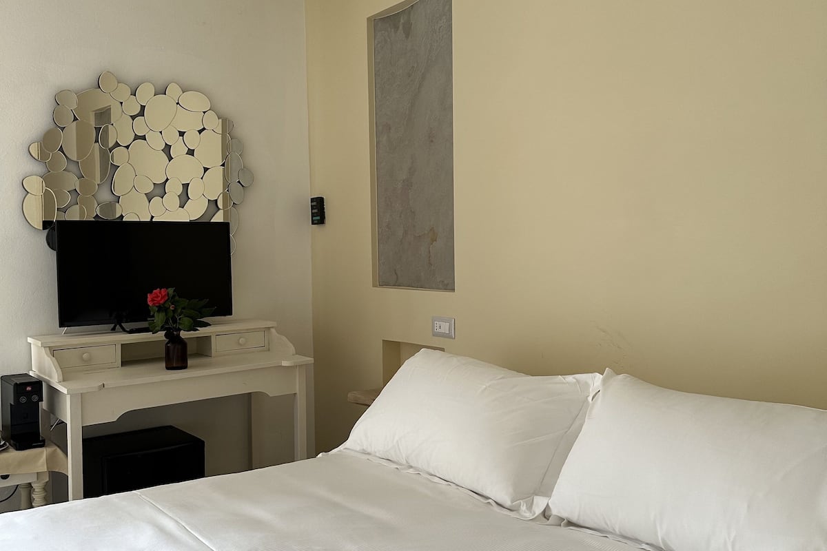 superior double room | minibar, free wifi