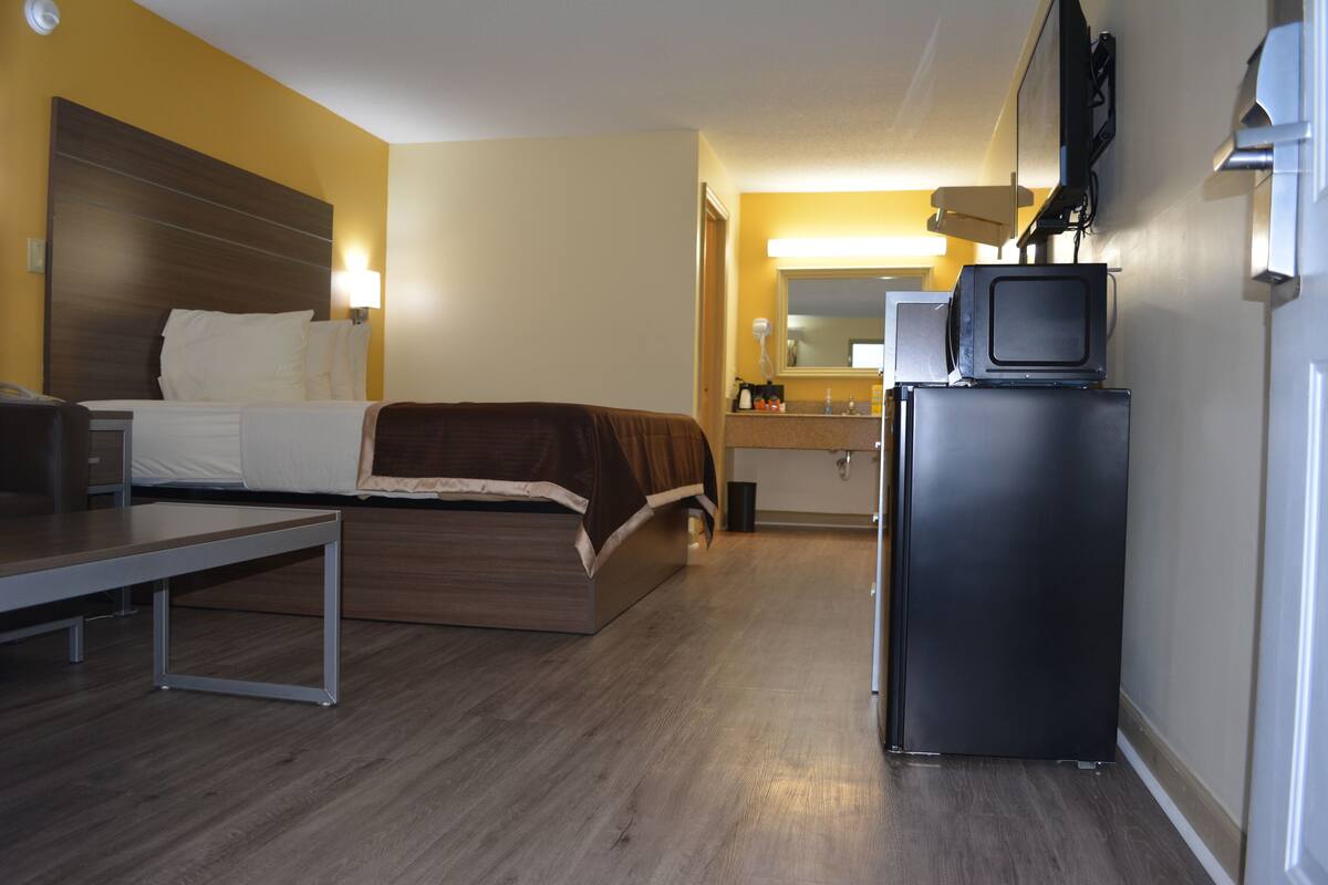 Zimmer, 1 King-Bett, Raucher | Kostenloses WLAN, Bettwäsche, Rollstuhlgeeignet