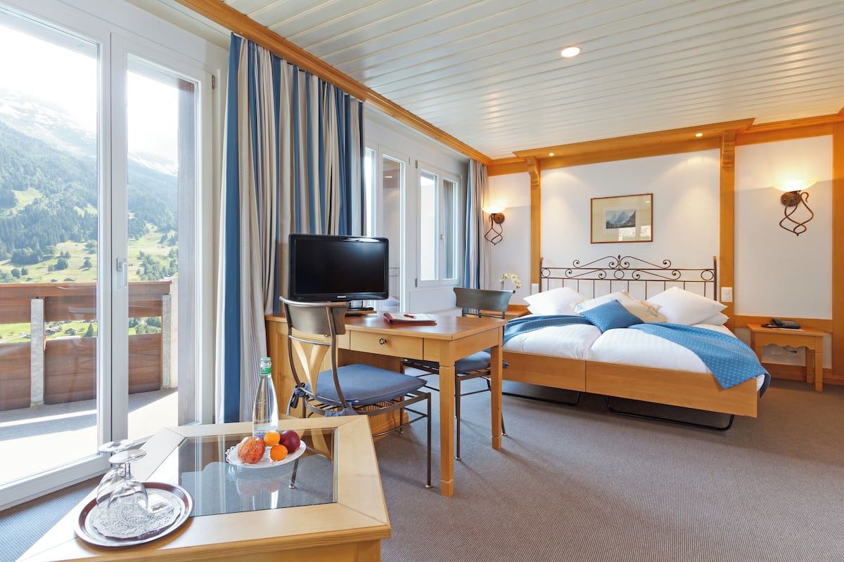 comfort double room, balcony (plus, with separate sofa area) | 1 bedroom, hypo-allergenic bedding, down duvets, in-room safe