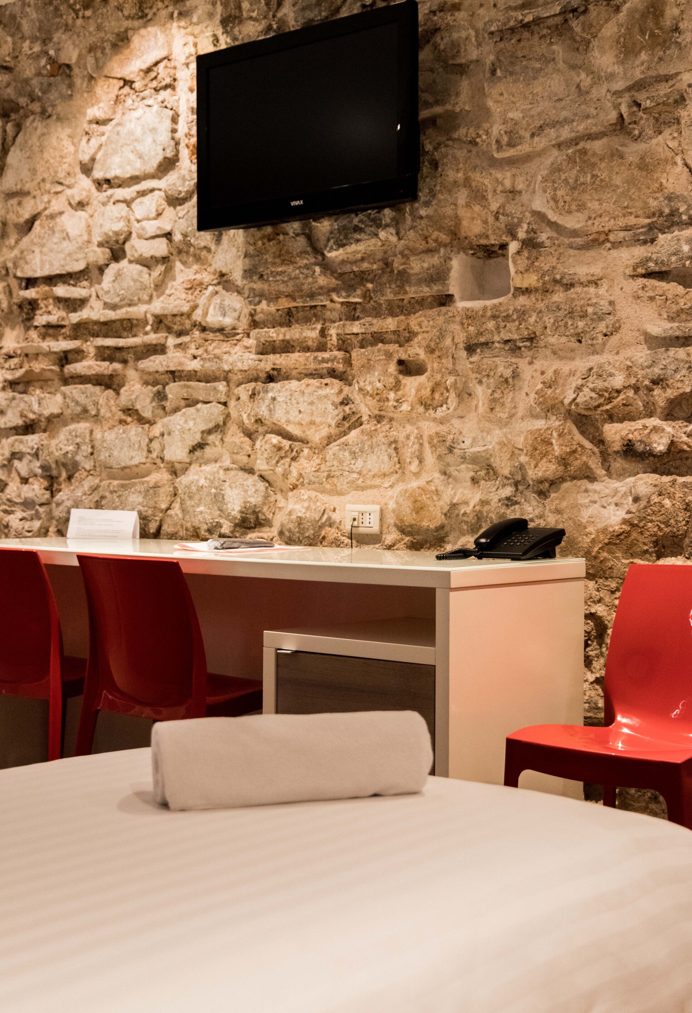 1 bedroom, down duvets, individually decorated, individually furnished