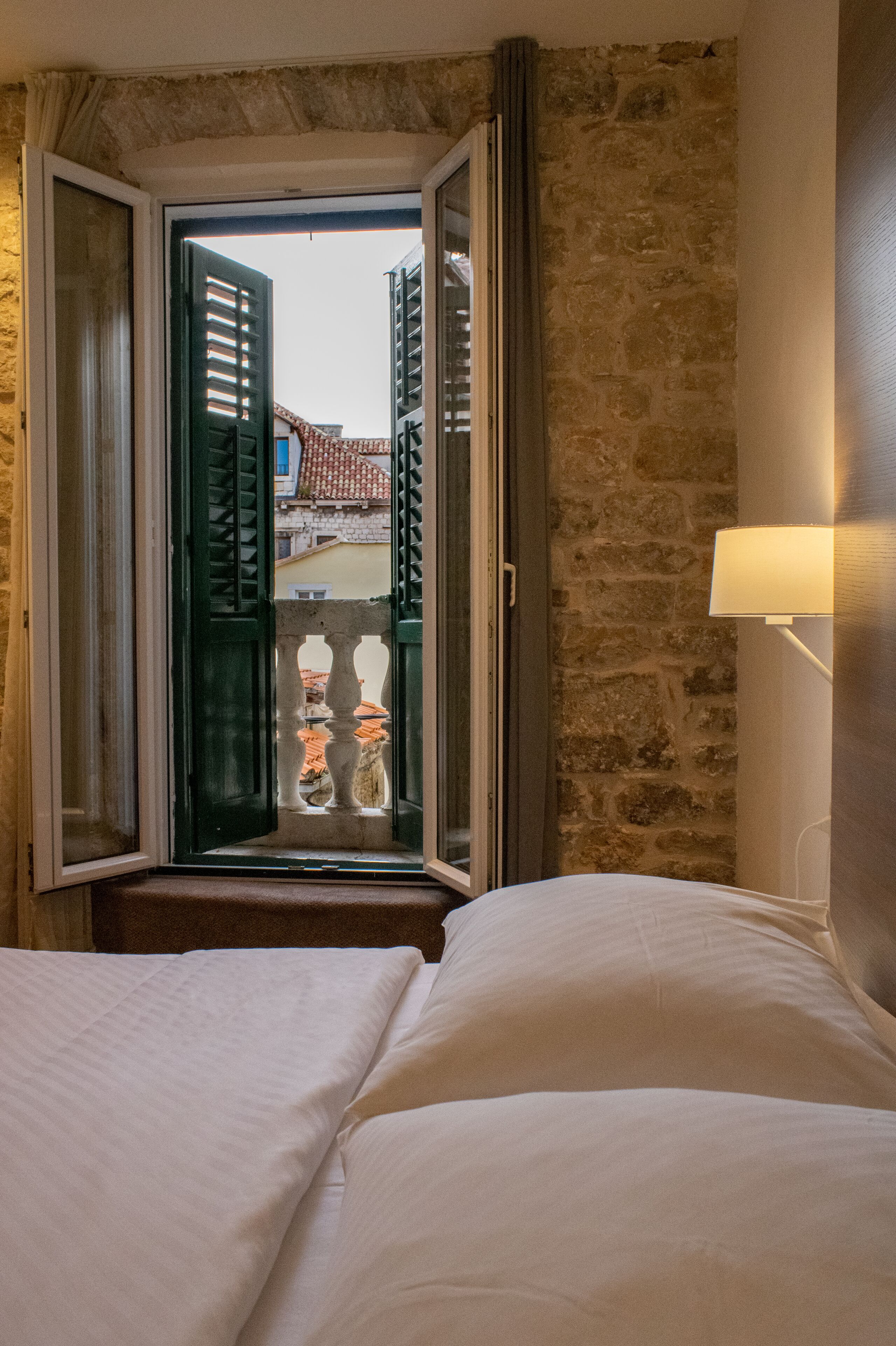 Double Room with Matrimonial Beds | Daunenbettdecken, individuell dekoriert, individuell eingerichtet