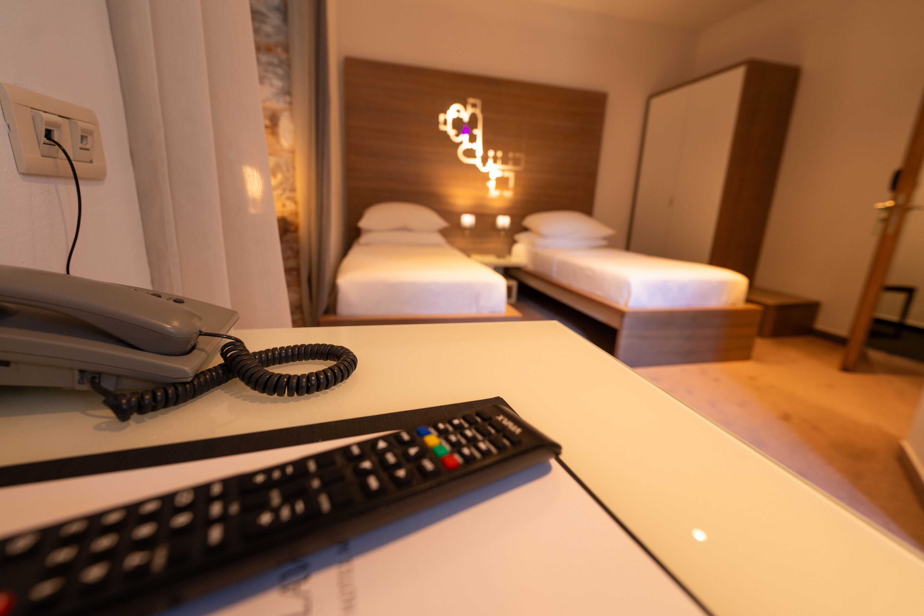 standard twin room | 1 bedroom, down duvets, individually decorated, individually furnished