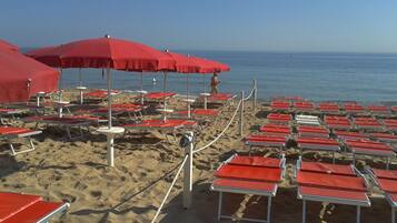 Private beach nearby, free beach shuttle, beach bar