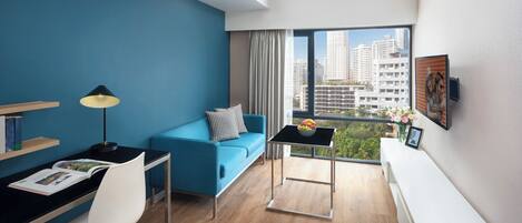 Deluxe Room, 1 Bedroom | Living area