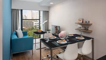 Deluxe Apartment, 2 Bedrooms | Living area