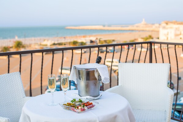 Outdoor dining - Forte Hotel SRL (Vieste)