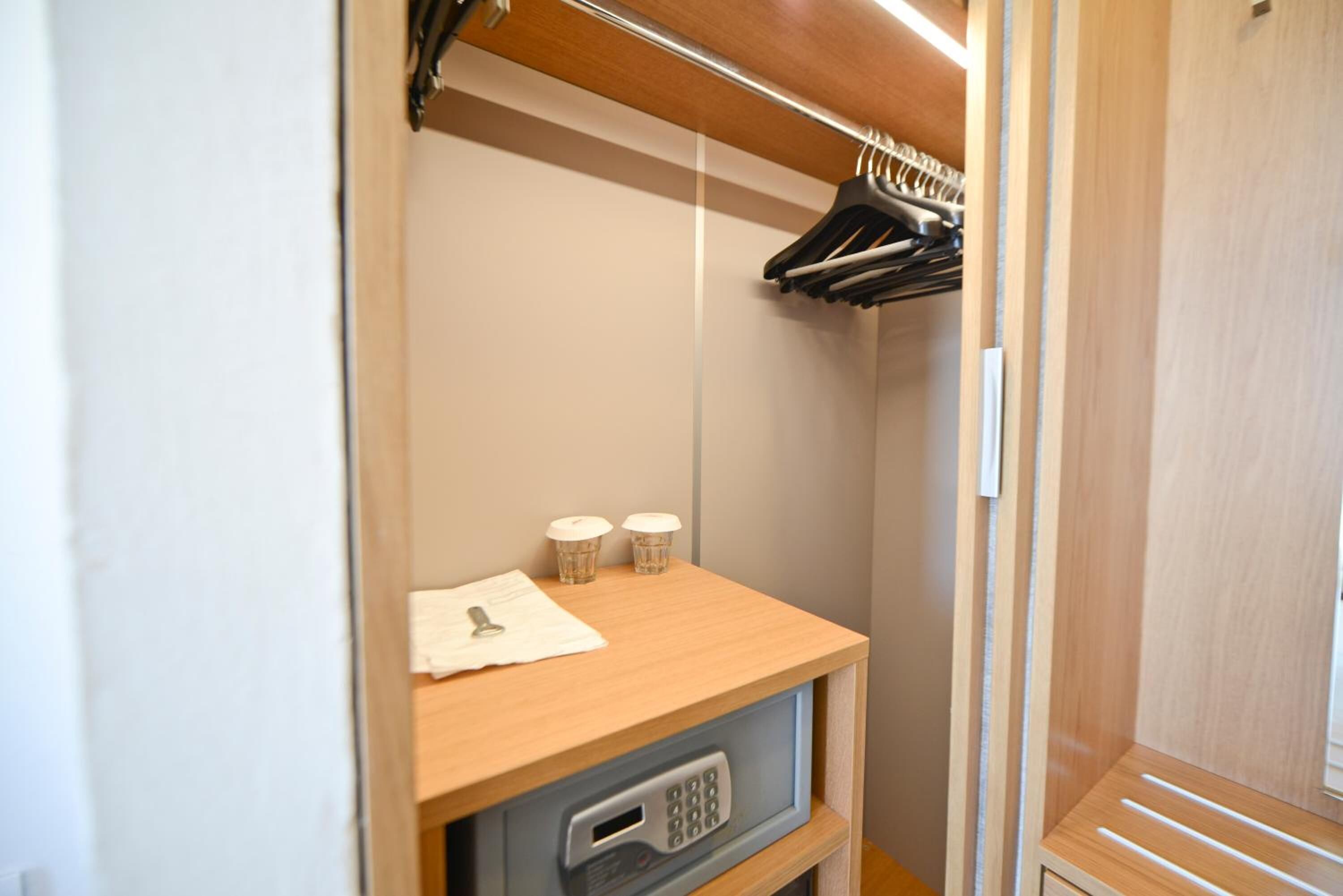 1 bedroom, minibar, in-room safe, desk