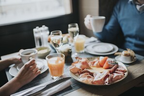 Dagelijks ontbijtbuffet (toeslag)