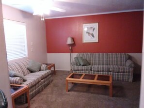 Suite, 2 soverom | Oppholdsrom | Flatskjerm-TV