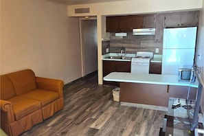 Apartment, 1 Bedroom, Kitchen | Free WiFi, bed sheets