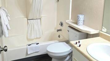 Apartment, 1 Bedroom, Kitchen | Bathroom | Free toiletries, hair dryer, towels