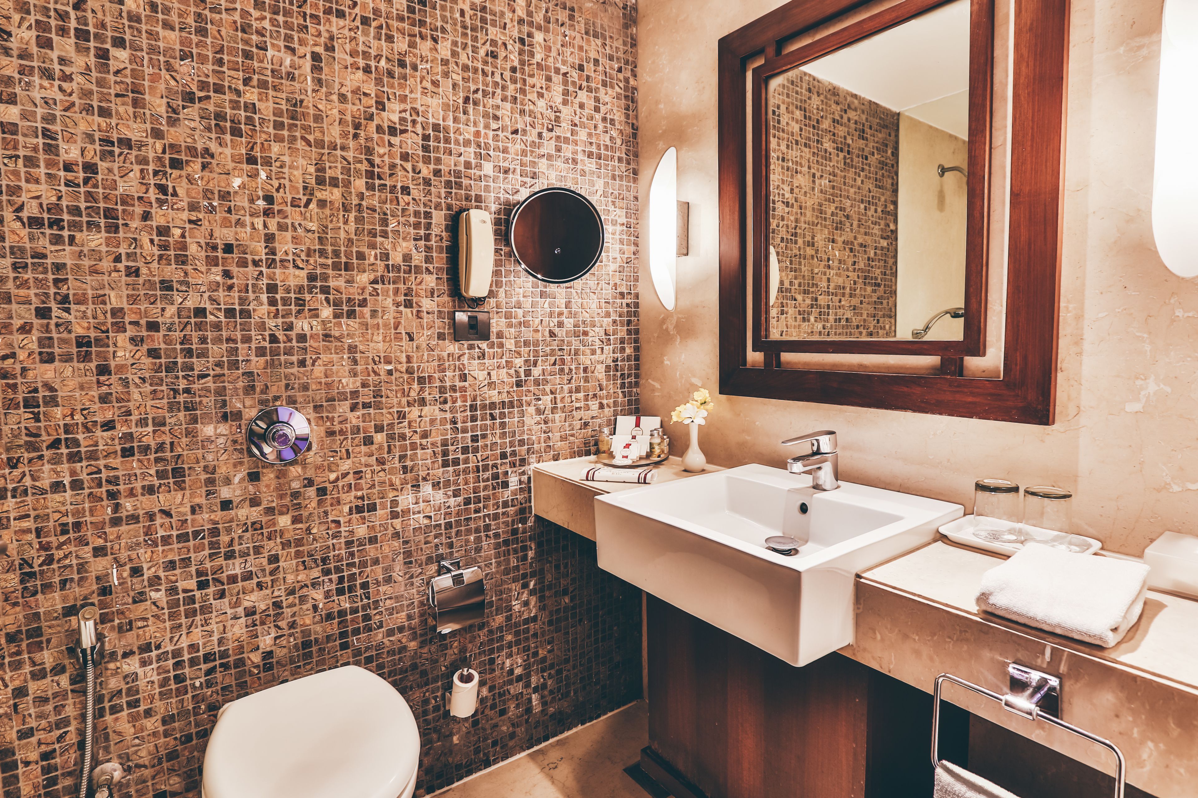 高级房, 泳池景观 | 浴室 | 淋浴设施、免费洗浴用品、吹风机、浴袍