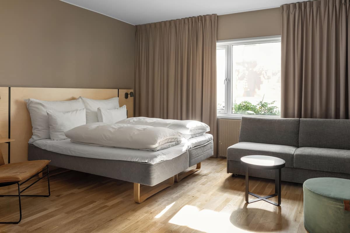 family room, 2 single beds, non smoking | 1 bedroom, blackout curtains, soundproofing, bed sheets