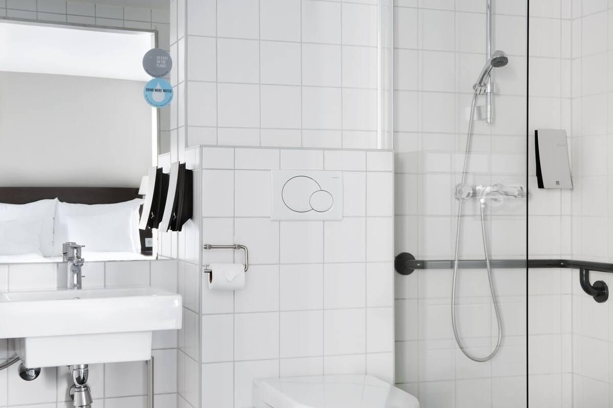 superior room, 1 double or 2 single beds | bathroom | shower, hair dryer, towels