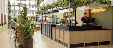 Bar (in der Unterkunft)
