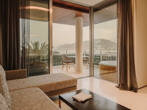 Grand Studio Suite, Sea View, Corner