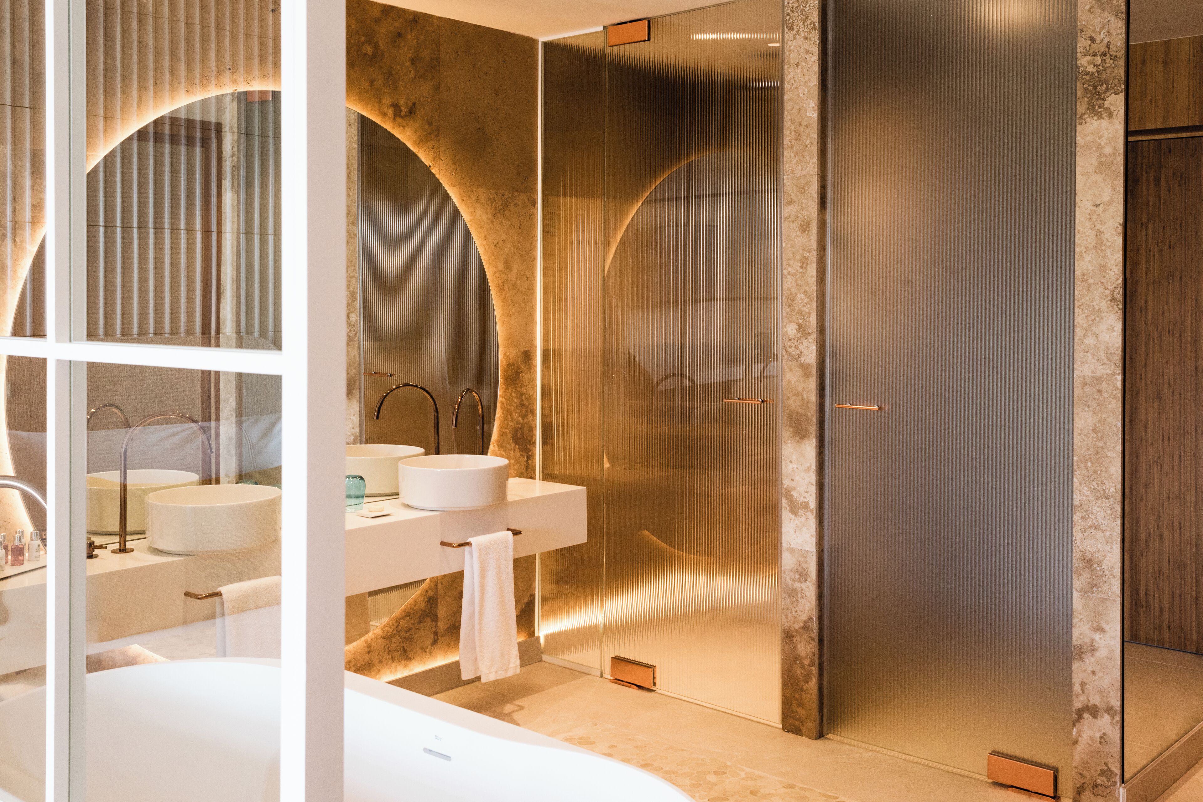 premier room, terrace, bay view | bathroom | combined shower/bathtub, rainfall showerhead, designer toiletries