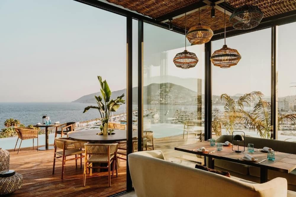 Aguas de Ibiza Grand Luxe Hotel