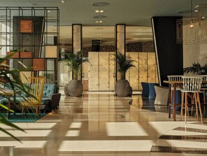 2 bars/lounges, rooftop bar