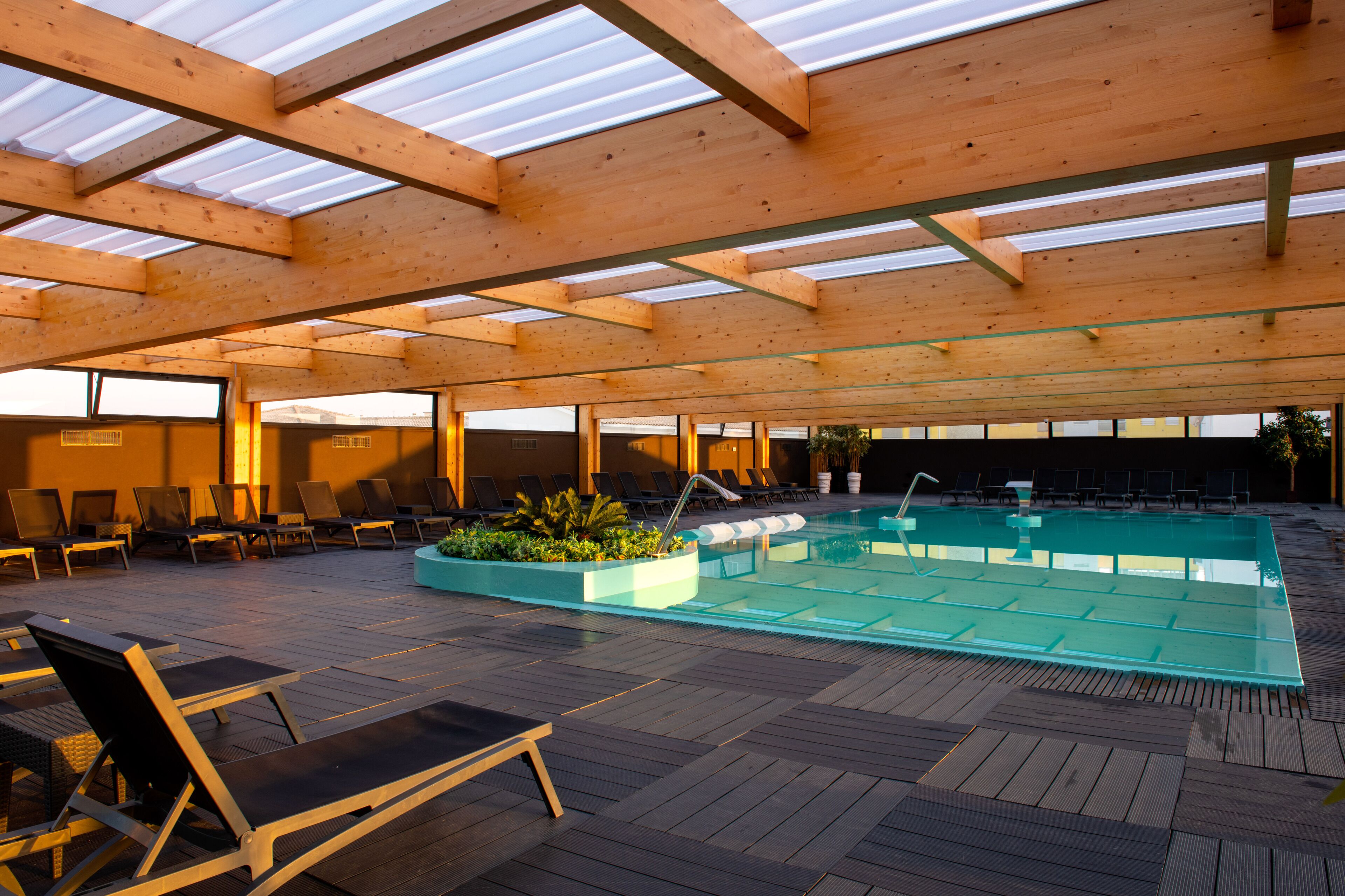 Sauna seca, banheira de hidromassagem, banho turco/hammam