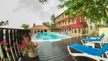 Camera Standard, 1 letto king, vista mare | Biancheria da letto di alta qualità, cassaforte in camera, una scrivania