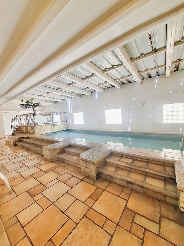 Indoor pool, pool loungers