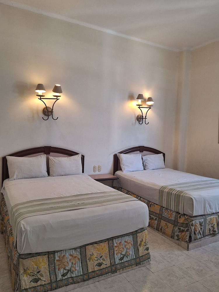 Ruíz Milán Hotel by null