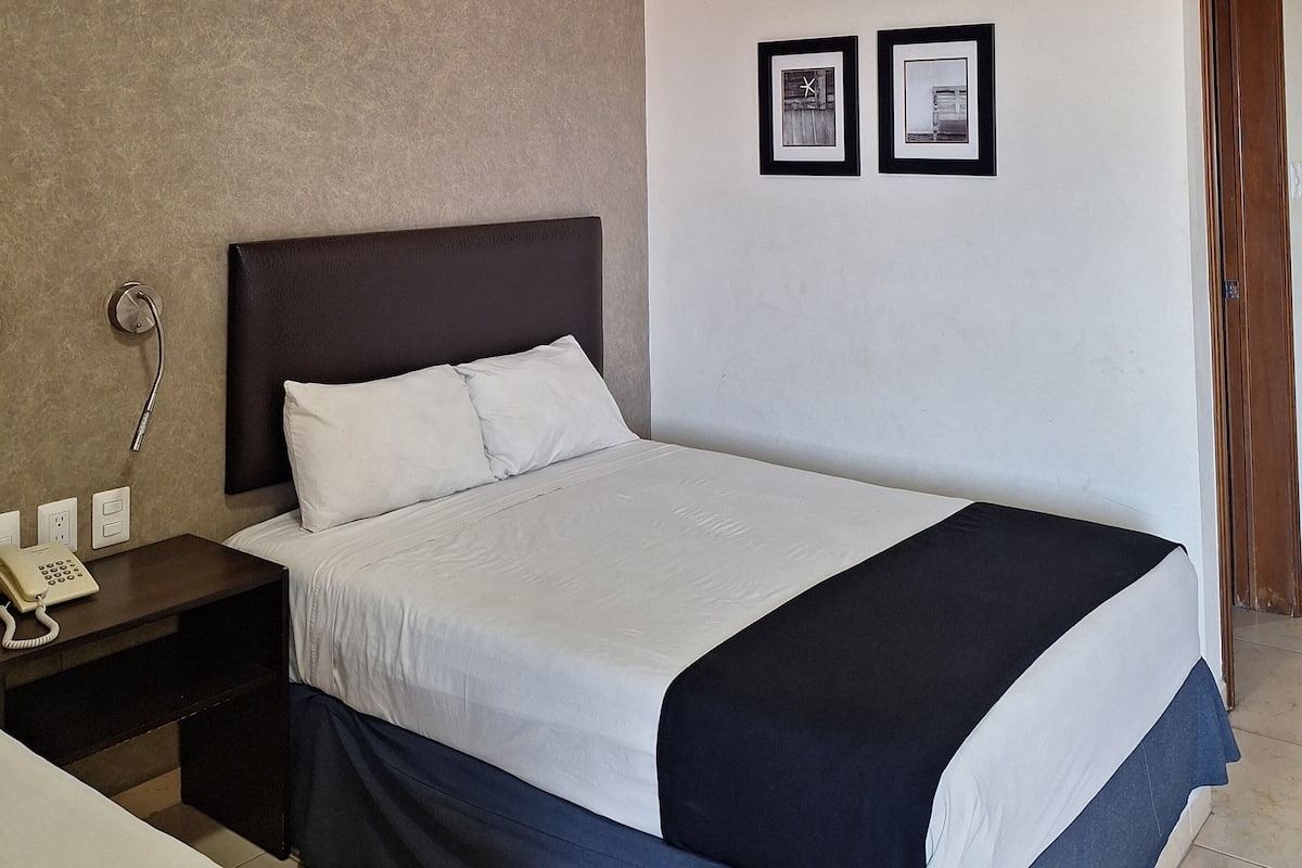 Executive Room | Iron/ironing board, free WiFi, alarm clocks