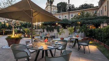 Dinner served, Italian cuisine