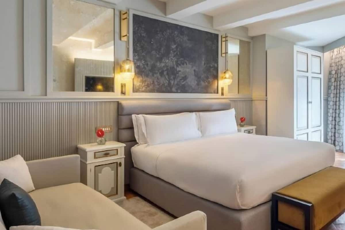 1 chambre, minibar, coffres-forts dans les chambres, bureau