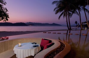 3 restaurantes, se sirven desayunos, comidas y cocina internacional