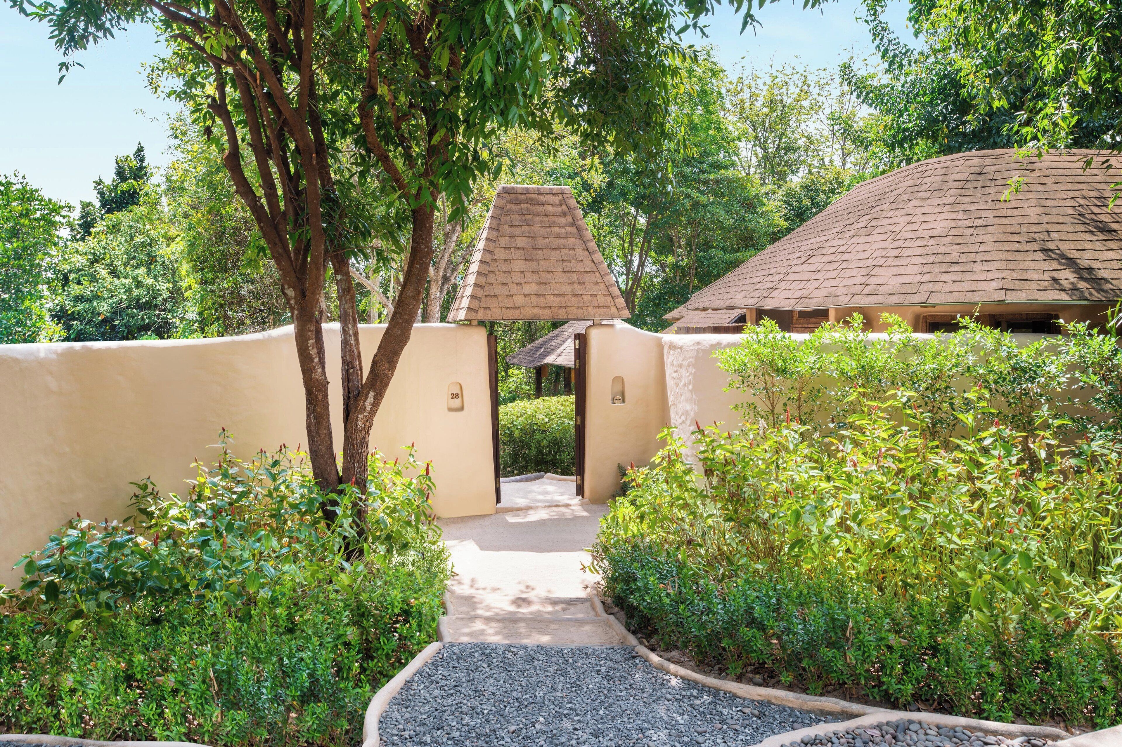 outdoor pool, open 7:00 am to 7:00 pm, pool umbrellas, pool loungers