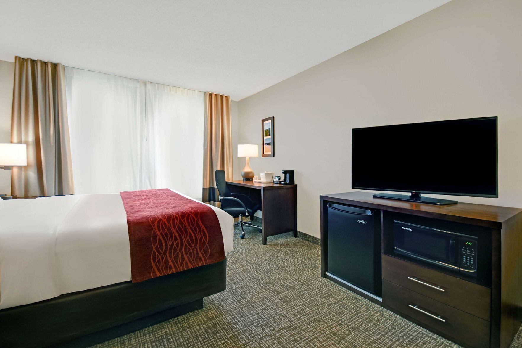 Desk, iron/ironing board, rollaway beds, free WiFi