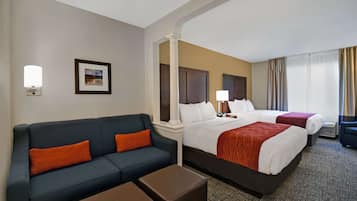 Suite, 2 Queen Beds Bed with Sofabed, Non Smoking