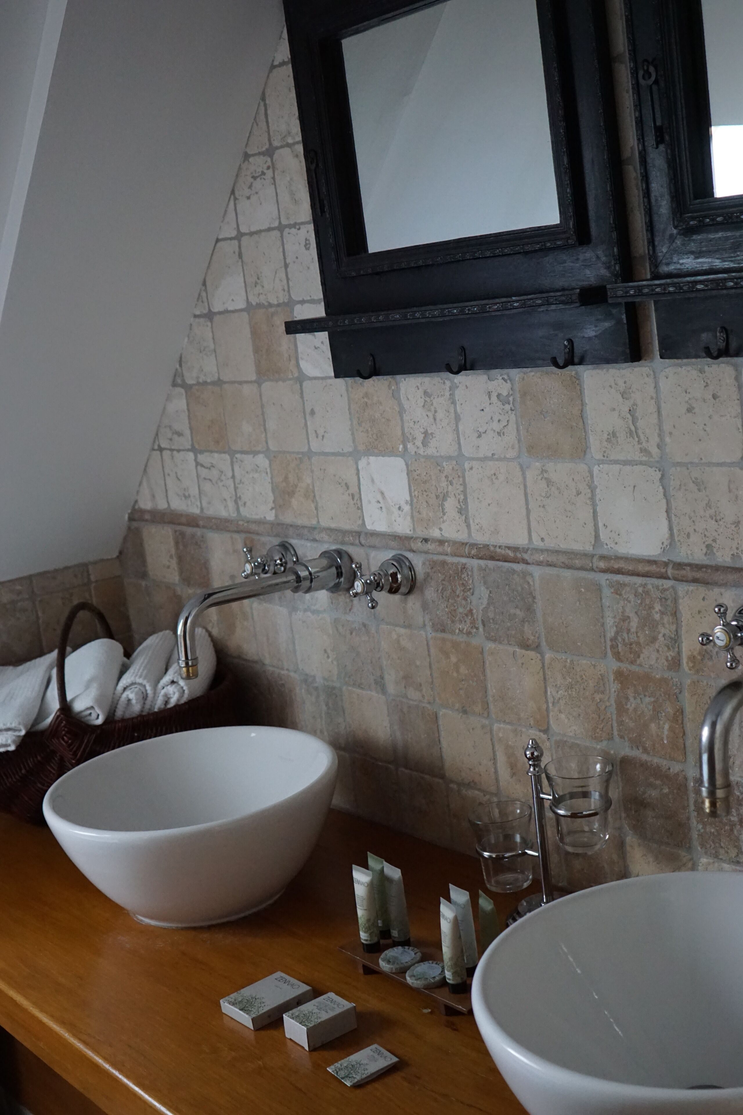 comfort double room | bathroom sink