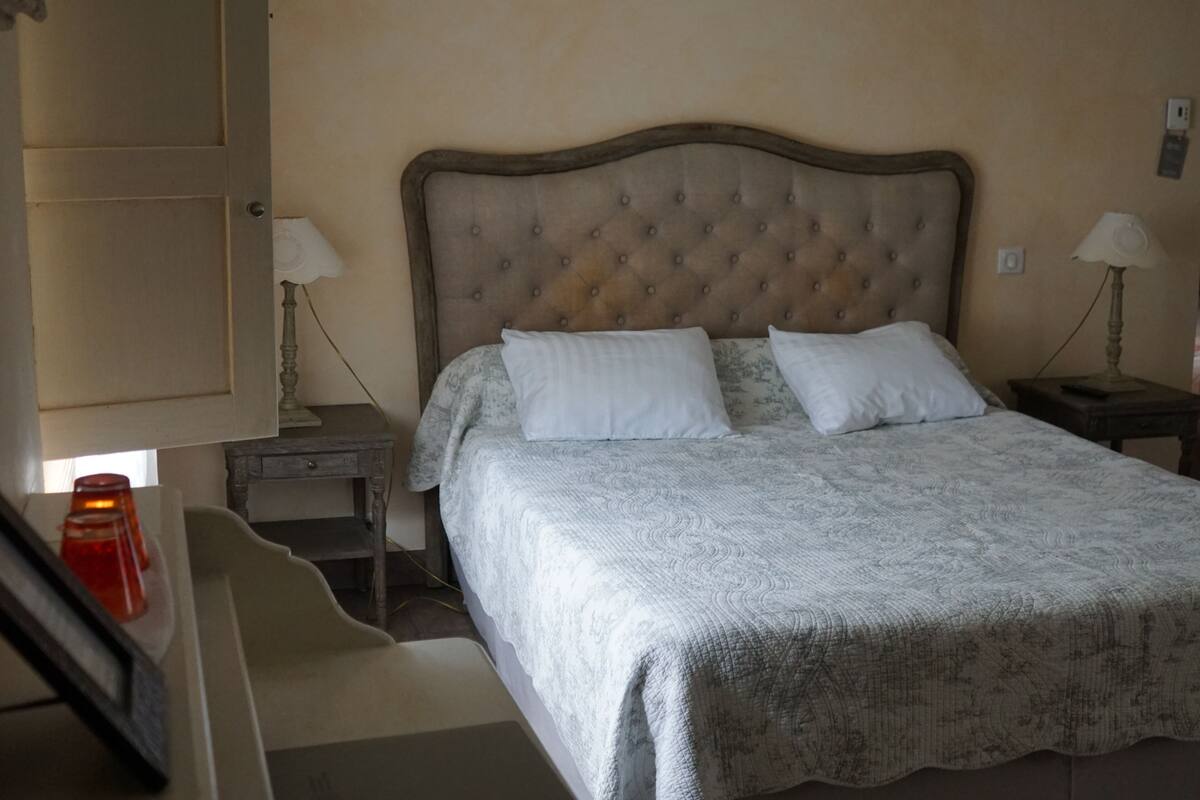 Standard Double or Twin Room, Ground Floor | Minibar, in-room safe, desk, soundproofing