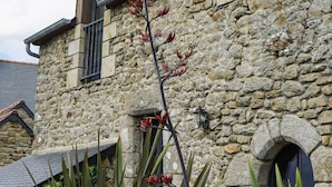Unclassified image, 2 of 33, button - Manoir Des Douets Fleuris (Cancale)