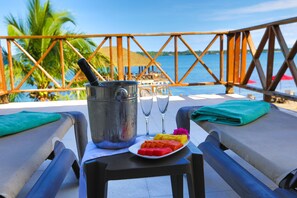 Terrace/patio - Playa Tortuga Hotel Beach And Resort (Bocas del Toro)