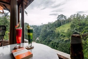 In-room safe, cribs/infant beds - Ulun Ubud Resort (Ubud)