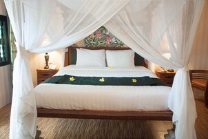 Colchones con pillow-top y caja de seguridad en la habitación 