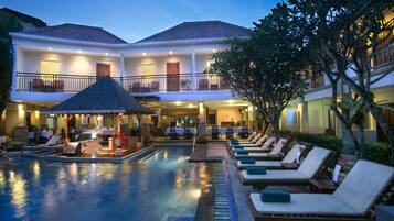 Outdoor pool, sun loungers