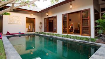 Kolam renang outdoor