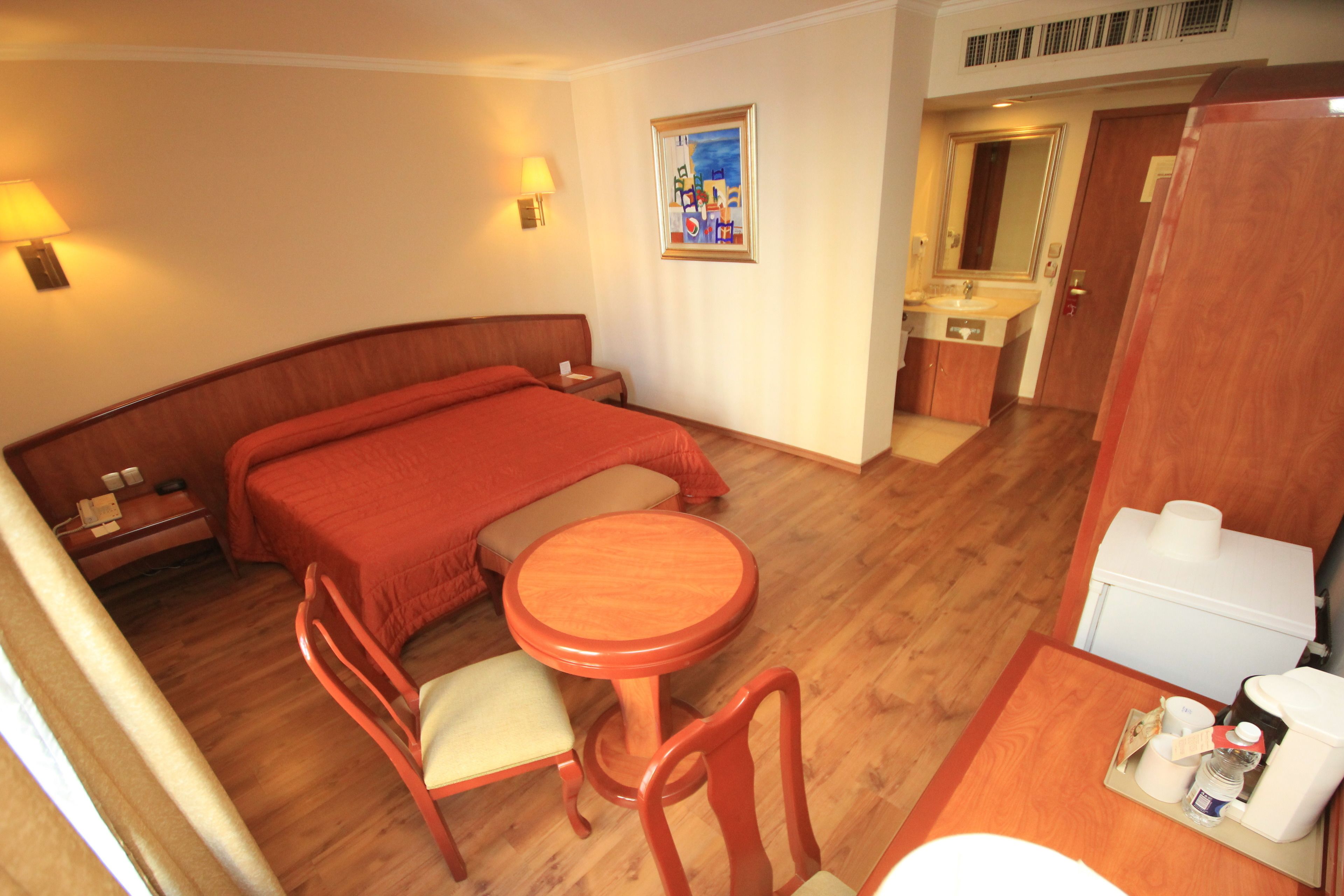 Habitación individual estándar | Ropa de cama de alta calidad y edredón 